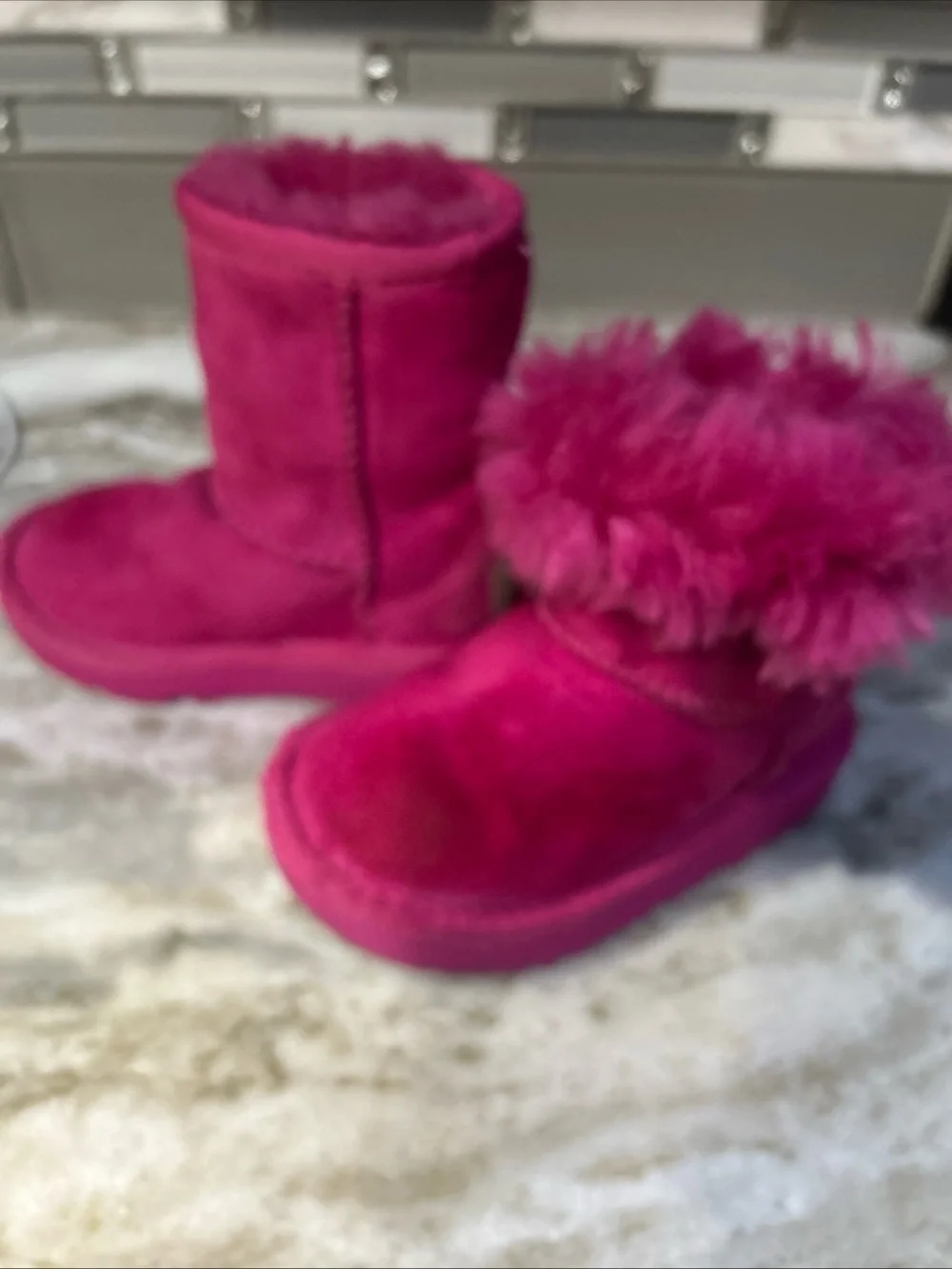 UGG Kids Classic Shearling Suede Hot  Pink Boots Toddler Girl Sz 6 Warm Winter.